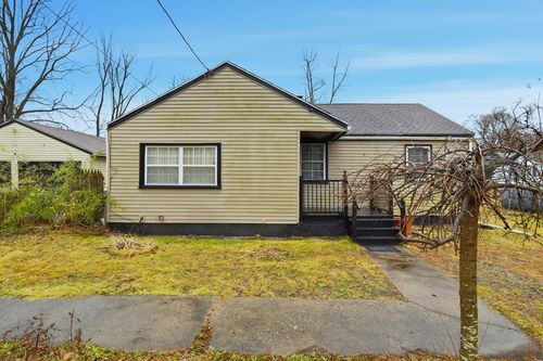 11 Cheyenne Rd, Springfield, MA, 01109-1500 | Card Image