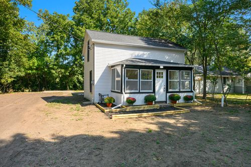 624 Nicholson St, Otsego, MI, 49078-1039 | Card Image