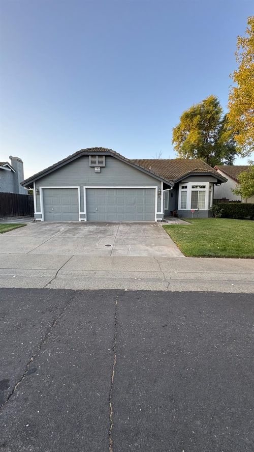 603 Vernon Oaks Dr, Roseville, CA, 95678-6441 | Card Image