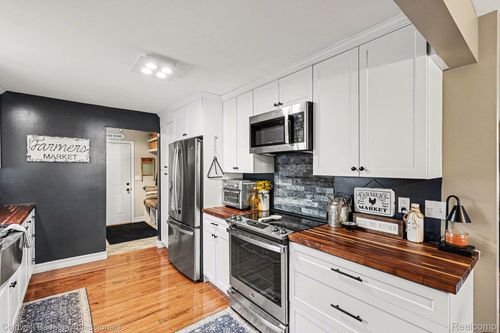 4006 Pleasant St, North Branch, MI, 48461-8408 | Card Image