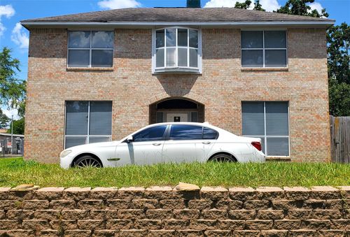 5700 Bermuda Dunes Dr, Houston, TX, 77069-1870 | Card Image