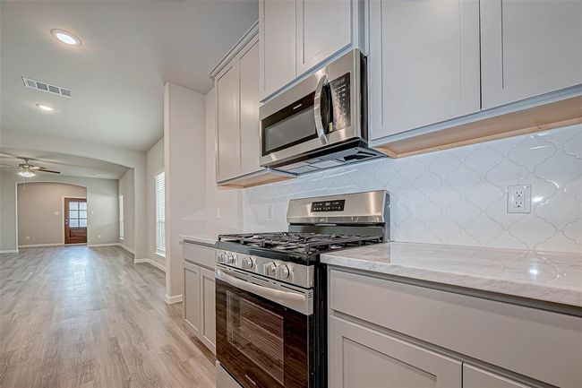 27076 Badger Way, House other with 3 bedrooms, 2 bathrooms and 2 parking in Magnolia TX | Image 19