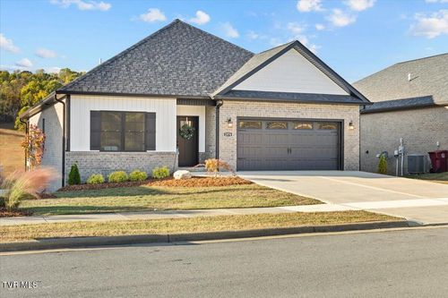 2376 Haystack Cir, Piney Flats, TN, 37686-4663 | Card Image