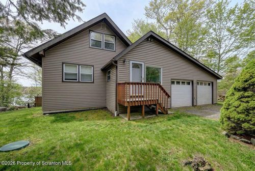 1028 Foxwood Ln, Gouldsboro, PA, 18424-8104 | Card Image