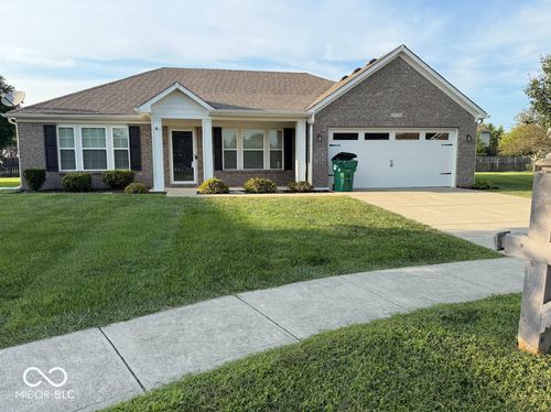 6750 Woodcrest Dr, Avon, IN, 46123-7568 | Card Image