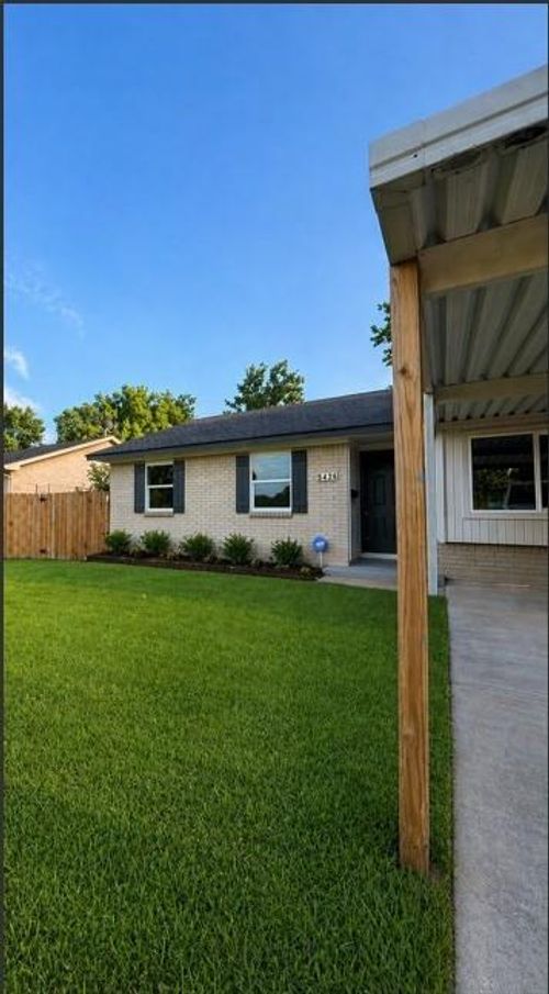 5426 Greylog Dr, Houston, TX, 77048-1732 | Card Image