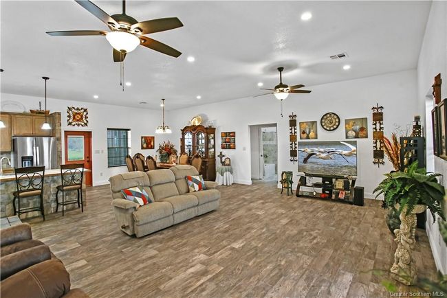 12582 Todd Rd, House other with 3 bedrooms, 2 bathrooms and null parking in Welsh LA | Image 4