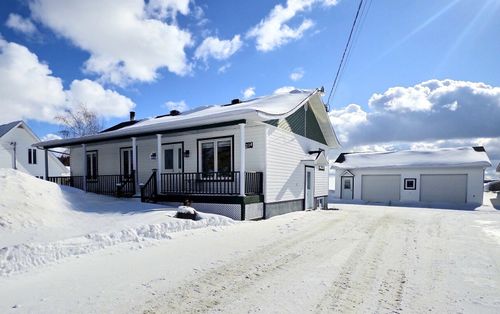 214 Rang 2e Et 3e, Sainte-Germaine-Boulé, QC, J0Z1M0 | Card Image