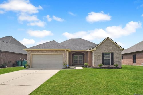 23261 Conifer Dr, Denham Springs, LA, 70726-8207 | Card Image
