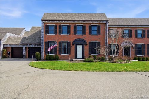 282 Helm Ln, Bay Shore, NY, 11706-8118 | Card Image