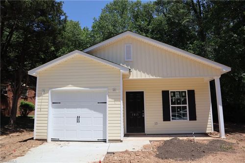 2915 Bainbridge Dr, Winston-Salem, NC, 27105-3913 | Card Image
