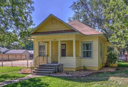 1805 3rd St S, Nampa, ID, 83651-4824 | Card Image