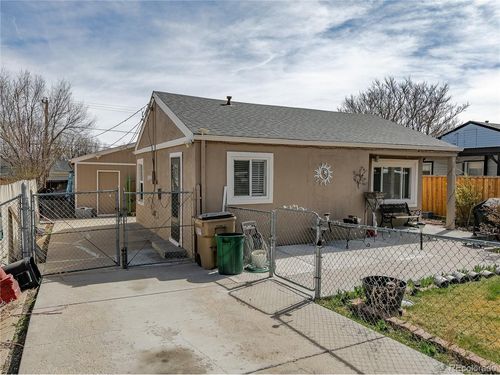 6736 Grove St, Denver, CO, 80221-2636 | Card Image
