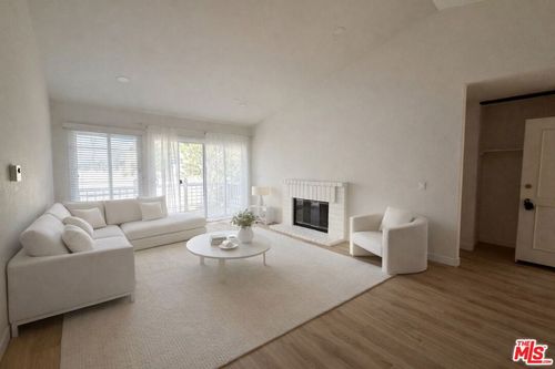 f-8721 Endsleigh Ave, Inglewood, CA, 90305 | Card Image