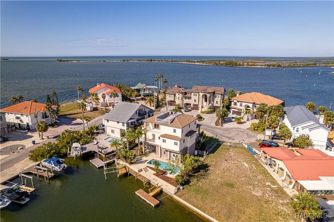 3073 Gulf Winds Cir, House other with 3 bedrooms, 5 bathrooms and 3 parking in Hernando Beach FL | Image 39