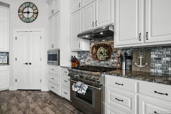1447 Tamarack Dr, House other with 6 bedrooms, 9 bathrooms and null parking in Canyon Lake TX | Image 10