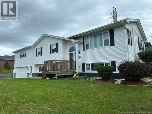 111 Scotiaview Dr, Saint John, NB, E2M4E9 | Card Image
