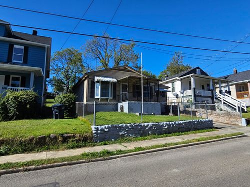 628 Montrose Ave Se, Roanoke, VA, 24013-2411 | Card Image