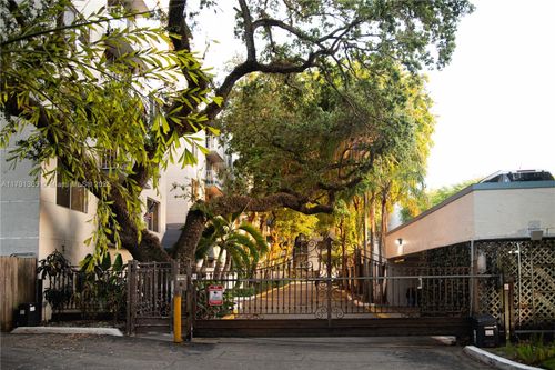 apt-607-1720 Nw North River Dr, Miami, FL, 33125-2361 | Card Image