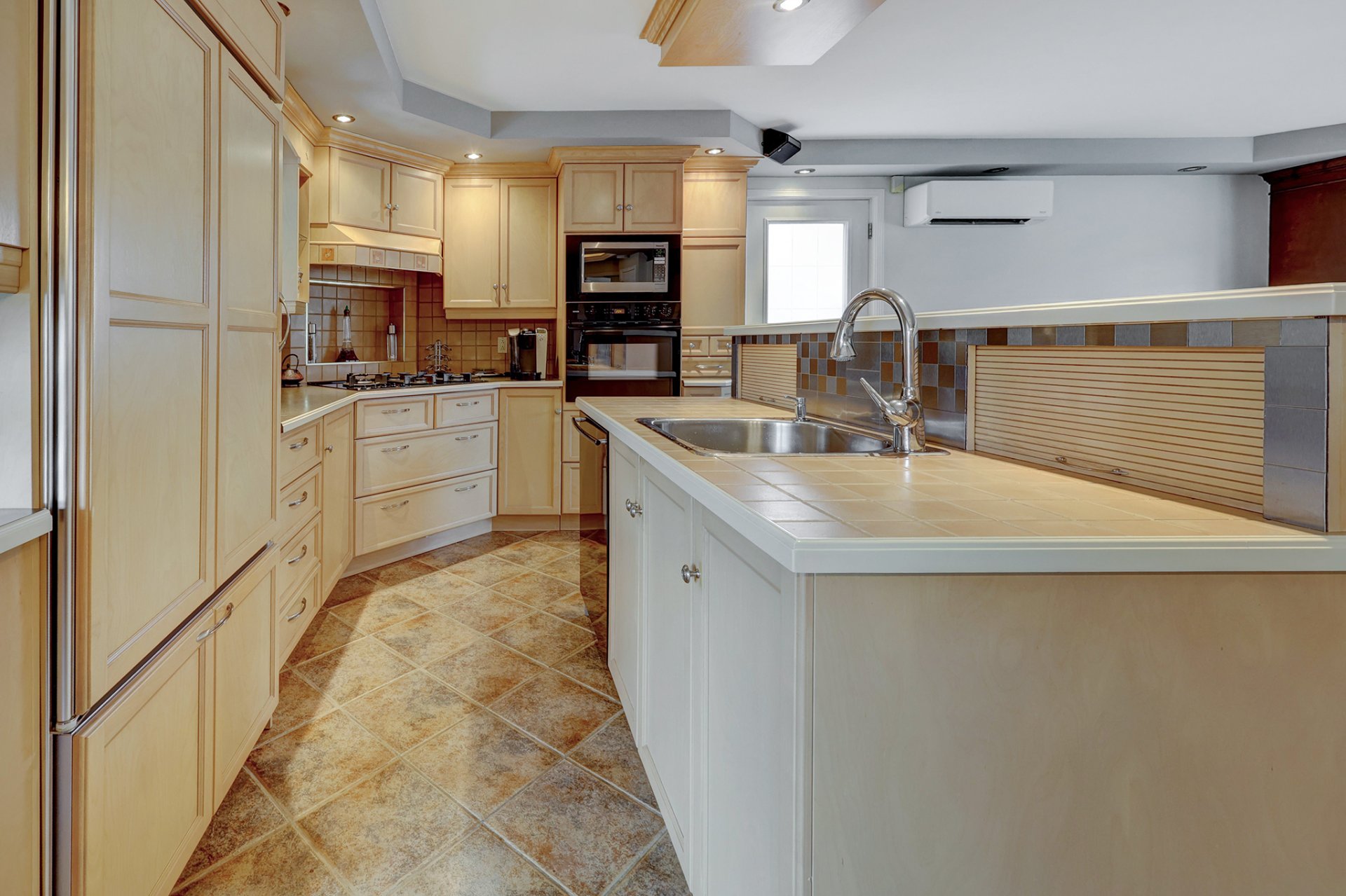 Residential in L'Ancienne-Lorette 4