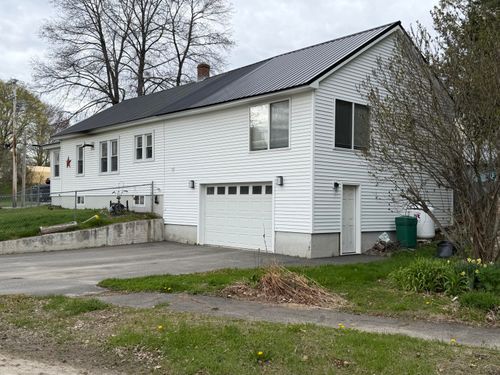 5 Spruce St, East Millinocket, ME, 04430-1122 | Card Image