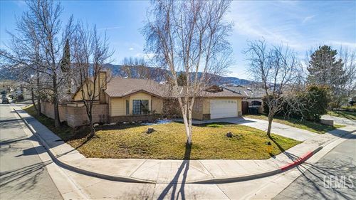 114 Chaparrel St, Tehachapi, CA, 93561-2415 | Card Image