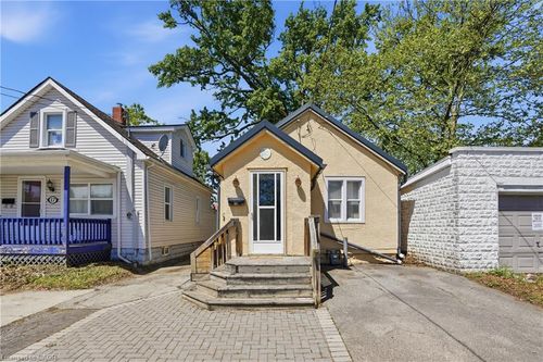 15 Kent St, Welland, ON, L3B3G9 | Card Image
