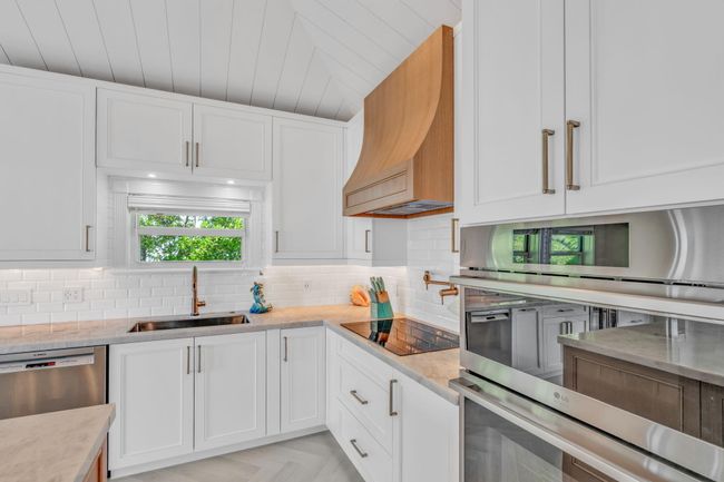Kitchen | Image 11