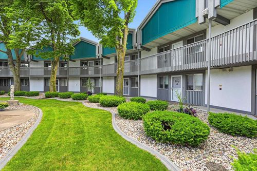 2e-1001 S Oneida Street, APPLETON, WI, 54915 | Card Image