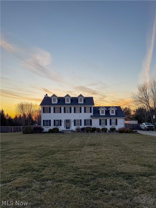 17058 Chamberlain Rd, Grafton, OH, 44044-9207 | Card Image