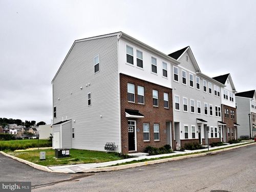 40 E Front St, BRIDGEPORT, PA, 19405 | Card Image
