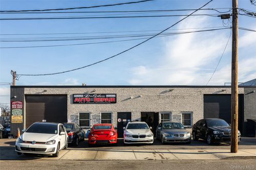 379 Sheffield Ave, Babylon, NY, 11704-5326 | Card Image