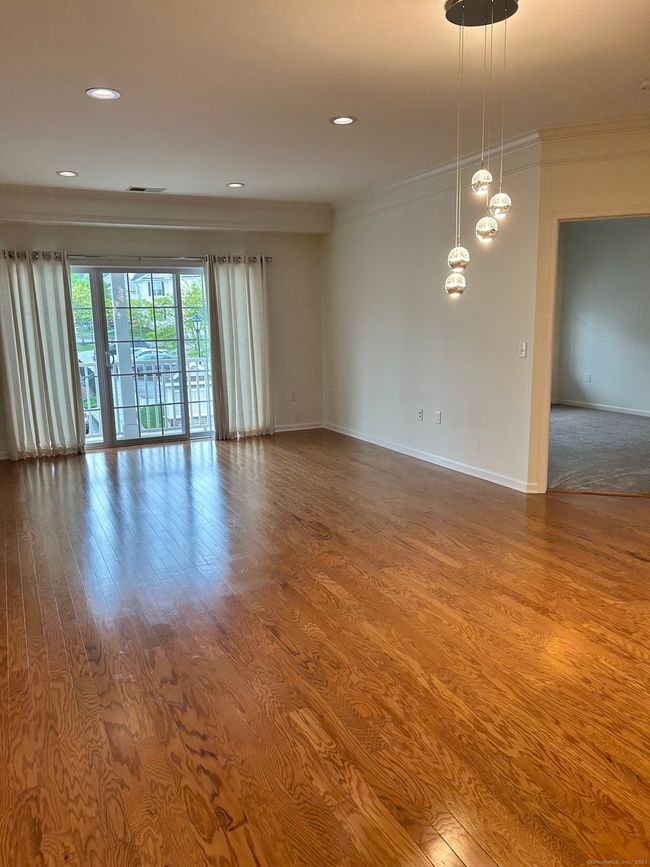124 - 124 Center Meadow Ln, Condo with 2 bedrooms, 2 bathrooms and 1 parking in Danbury CT | Image 6