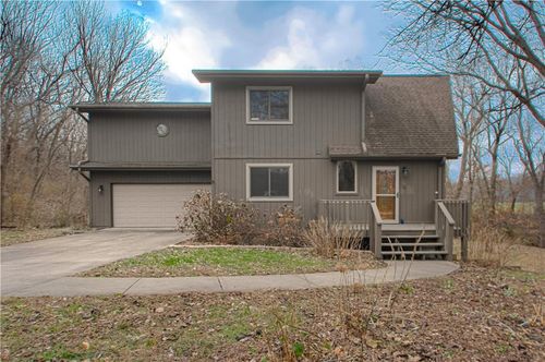 303 Hillcrest Dr, Smithville, MO, 64089-9531 | Card Image