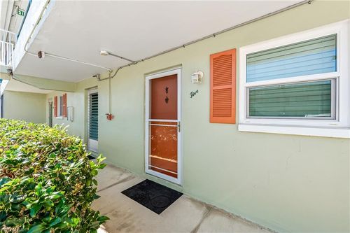 apt-5b-200 Valley Stream Dr, NAPLES, FL, 34113-4110 | Card Image