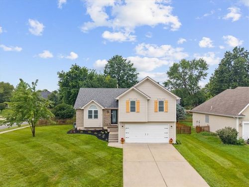 1104 Regency Dr, Kearney, MO, 64060-7598 | Card Image
