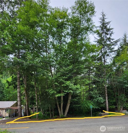 100 E Creekside Dr, Belfair, WA, 98528-8577 | Card Image