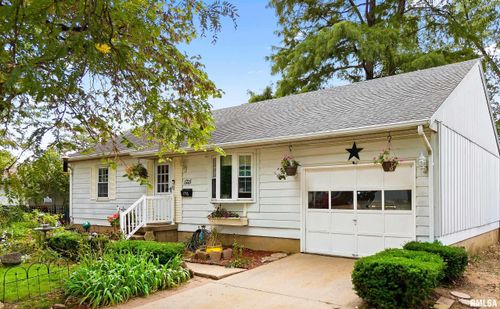 1715 Florence Ave, Pekin, IL, 61554-1903 | Card Image