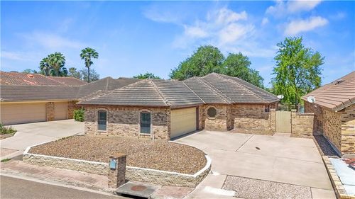814 Rio Grande Dr, Mission, TX, 78572-7437 | Card Image