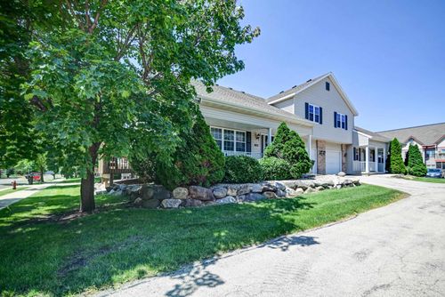 972 Chandler Ln, Sun Prairie, WI, 53590-4445 | Card Image
