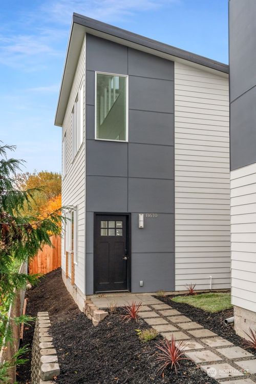 8610 37th Ave S, Seattle, WA, 98118 | Card Image
