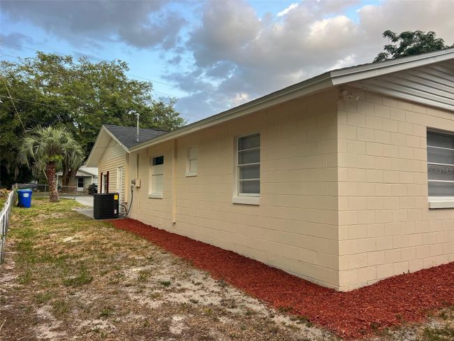 711 4 Th Street, House other with 4 bedrooms, 2 bathrooms and null parking in Wildwood FL | Image 29