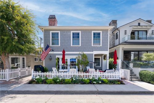 12-216 Agate, Newport Beach, CA, 92662 | Card Image