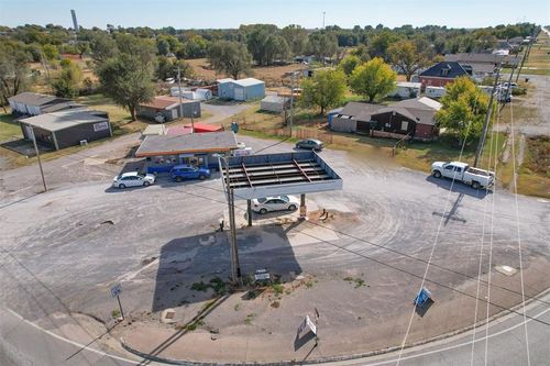 100 S Carnegie St, Carnegie, OK, 73015 | Card Image