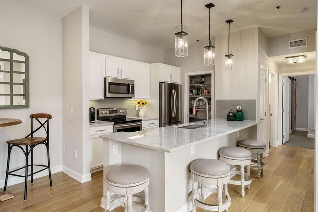 kitchen built in seating area | Image 5