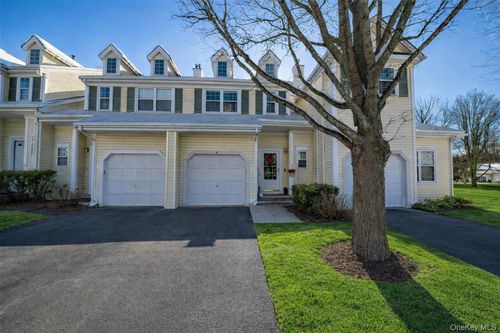 4 Chelsea Dr, Smithtown, NY, 11787-5908 | Card Image
