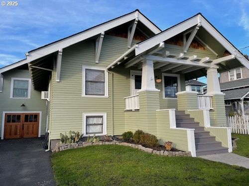 270 Cowlitz St, Saint Helens, OR, 97051-2621 | Card Image