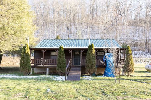 95 Castle Dr, Morehead, KY, 40351-9002 | Card Image