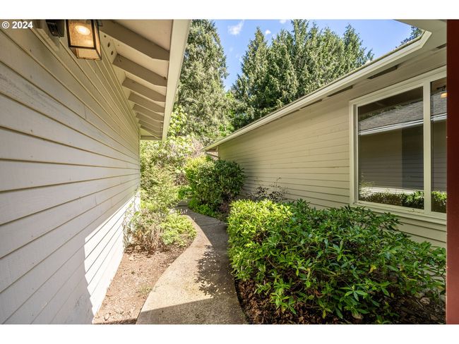 5750 Sw River Rd, House other with 3 bedrooms, 2 bathrooms and 2 parking in Hillsboro OR | Image 14
