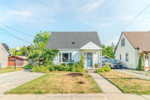 28 Pottinger St, Lindsay, ON, K9V3X4 | Card Image
